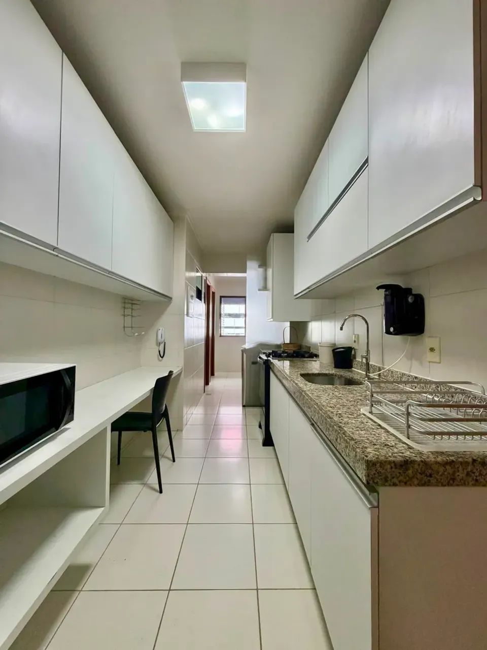 Apto mobiliado com 105 M2 sendo 3 quartos+DCE na Jatiúca - Foto 4