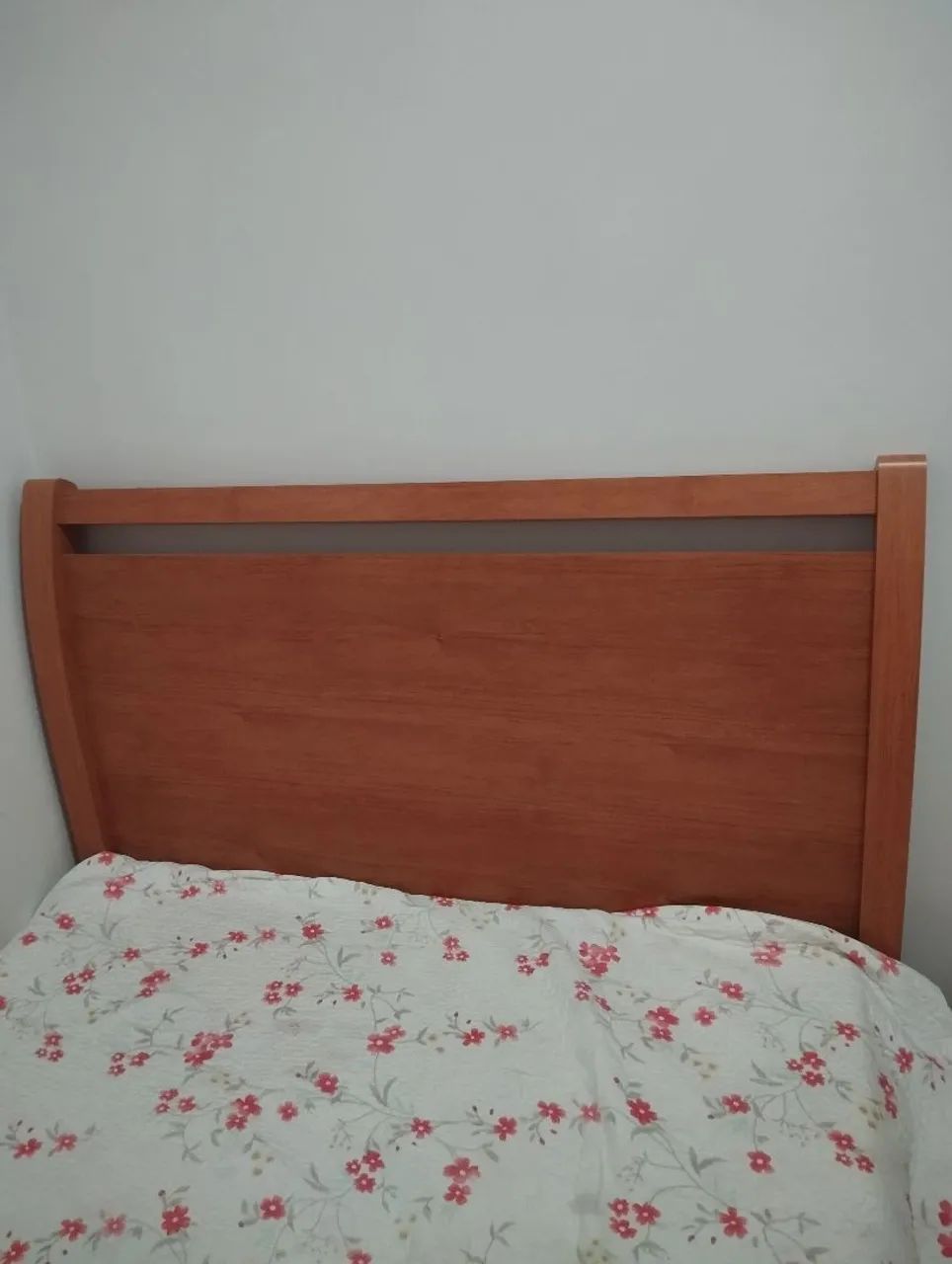 Cama semi nova 
