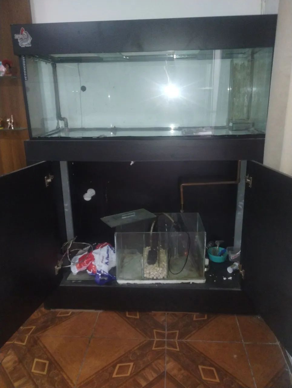 Complete 150×50×50 Aquarium with Pump, Thermostat, Sand, and Rocks
