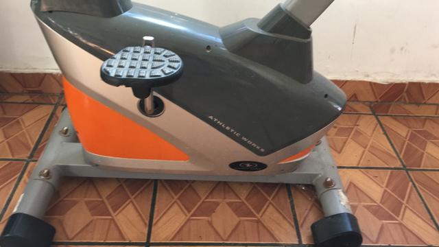 Vendo essa bicicleta ergométrica - Foto 4