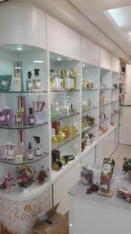 Mobiliário completo para loja de Perfumaria