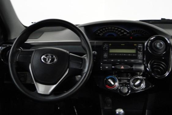 Etios Sedan X 1.5 Flex 16V 4P - Foto 8