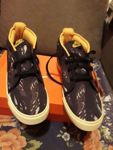 Tênis Nike Toki cc