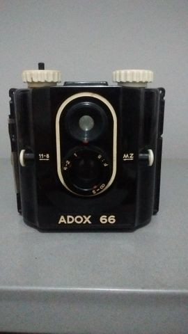 Máquina fotográfica Adox 66