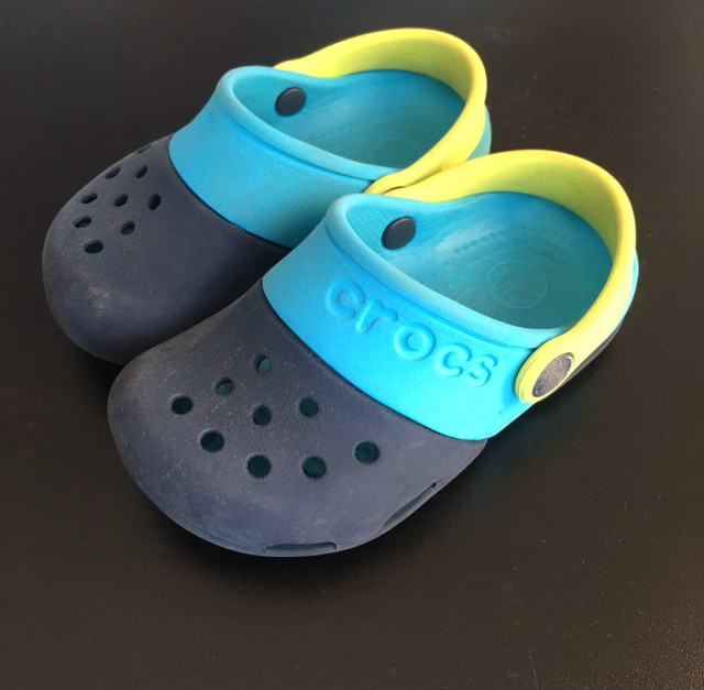 sapato crocs infantil