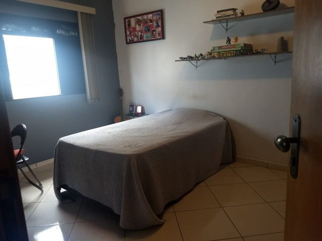 QS 16, 03 suítes, 04 salas, cozinha planejada, garagem pra 04 carros - Foto 8