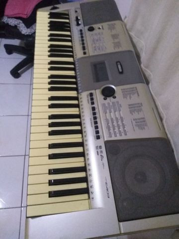 Teclado Yamaha E-403