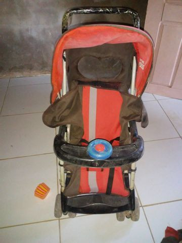 Vendo 1 carrinho de bebê