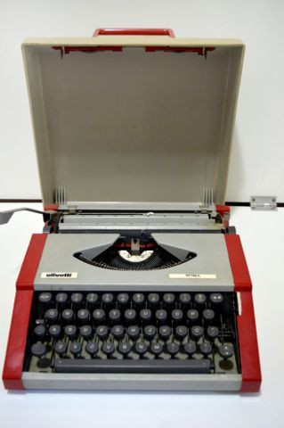 Maquina de escrever - Foto 4