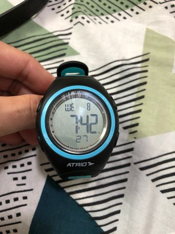 Vendo relógio átrio ( monitor cardíaco)