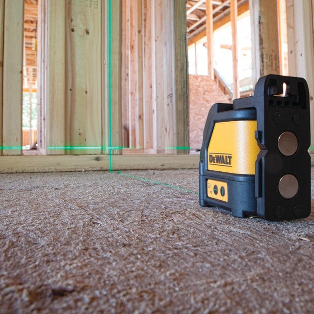 Nível a Laser 2 Linhas Luz Verde 30m Dewalt DW088CG-LA - Foto 2