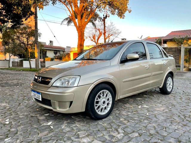 CORSA SEDAN PREMIUM 1.4
