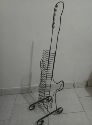 Guitarra Porta CDs com capacidade para 35 CDs - Foto 2
