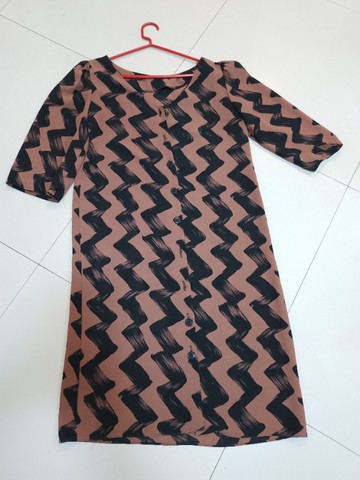 Vestido de seda comprado na Inglaterra  semi-novo - Foto 3