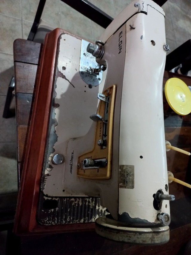 Máquina de  costura  - Foto 4