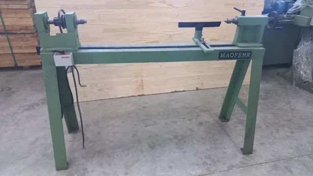 Torno para madeira simples Maqfehr sem motor