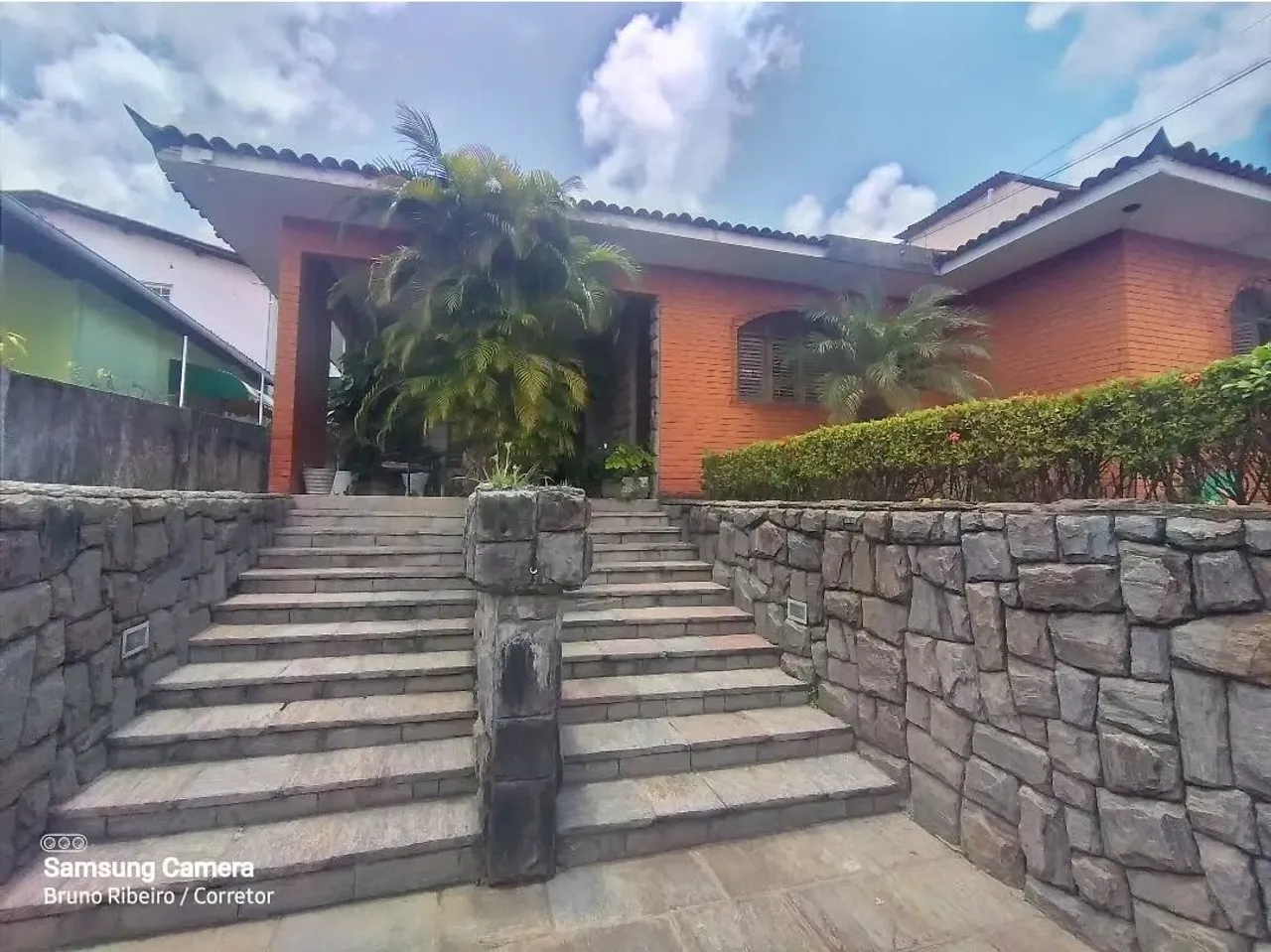 VENDE-SE casa em TAMBAUZINHO
