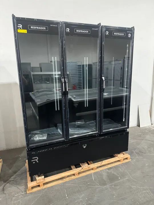 Expositor auto serviço 3 portas total preta nova 