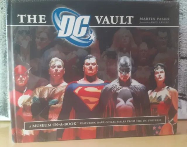 LIVRO The DC Vault (DC/RUNNING PRESS)