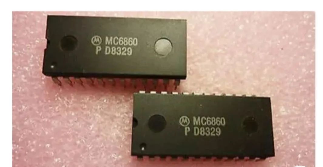 Circuito integrado MC6860 - 8 bits