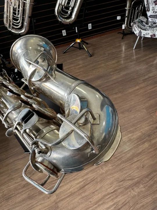SAX ALTO KING PRATA DE 1924/1925 INSTRUMENTO MILITAR AMERICANO - RARIDADE (USADO) PARCELAM - Foto 3