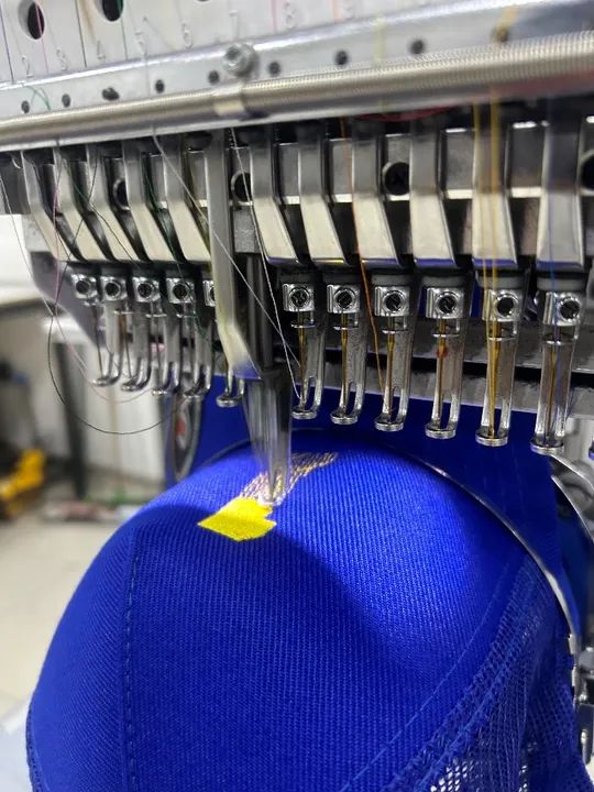 Máquina de bordar Barudan  - Foto 2