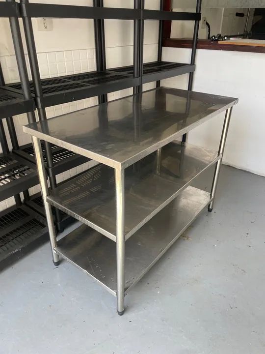 Mesa de Inox - Seminova - 120cm - 6 meses de uso - Foto 2