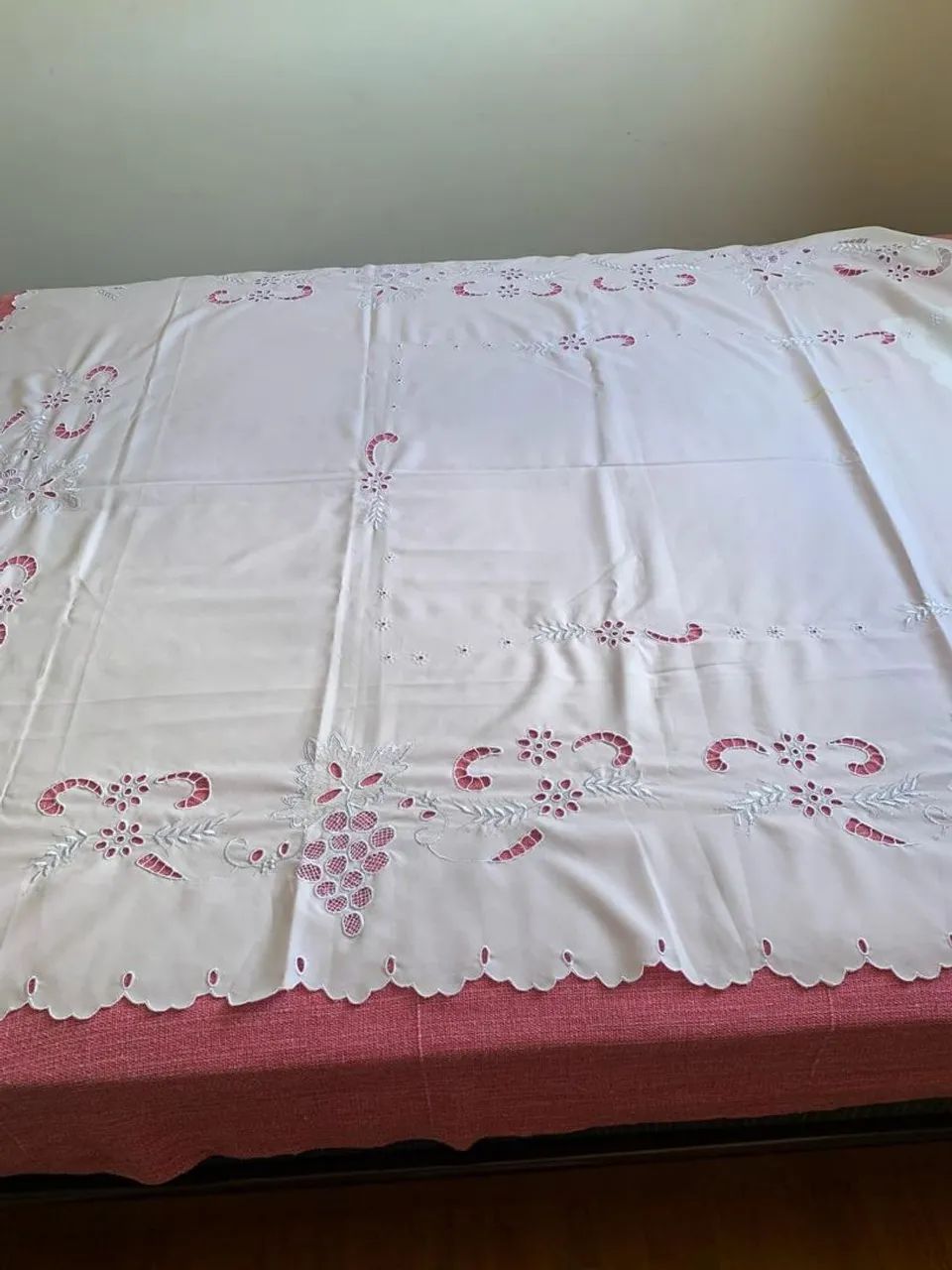 Toalha de Mesa Bordada Richelieu - Foto 4
