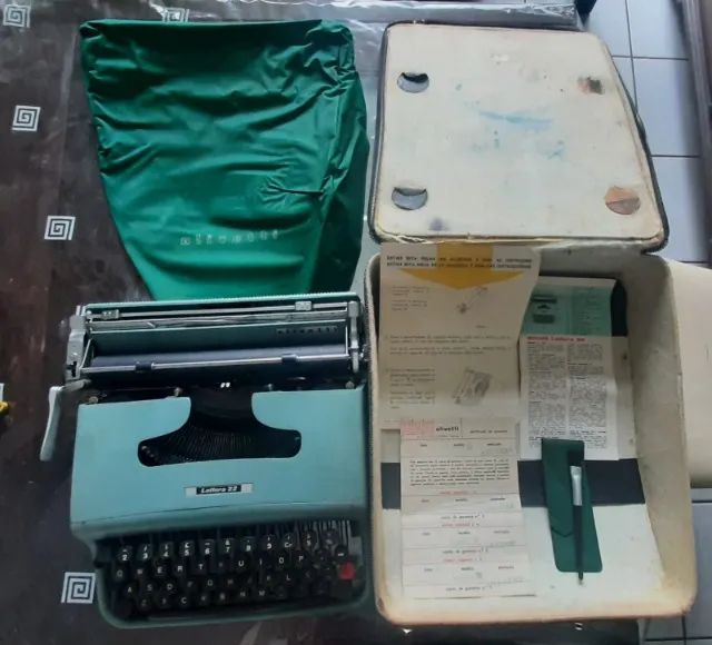 Maquina de escrever Olivetti lettera 22