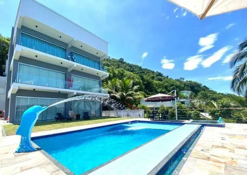 Casa em Condomínio : / Residencial / Centro