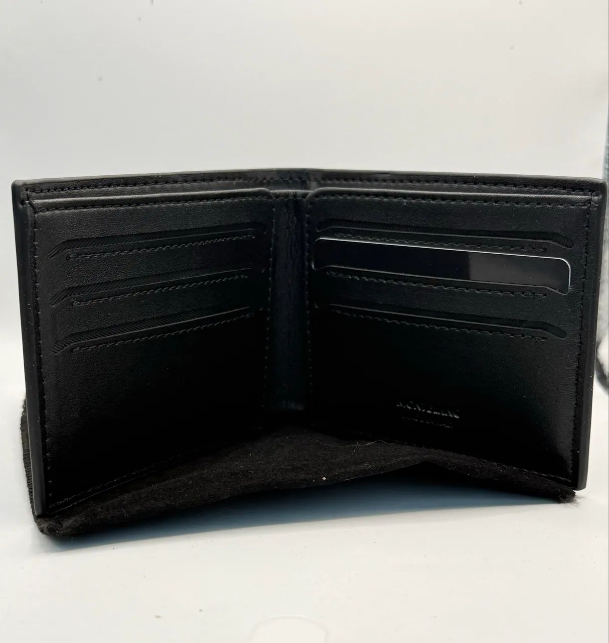 Carteira Masculina Premium em Couro Legítimo Preto | Montblanc Clássico e Sofisticado - Foto 5