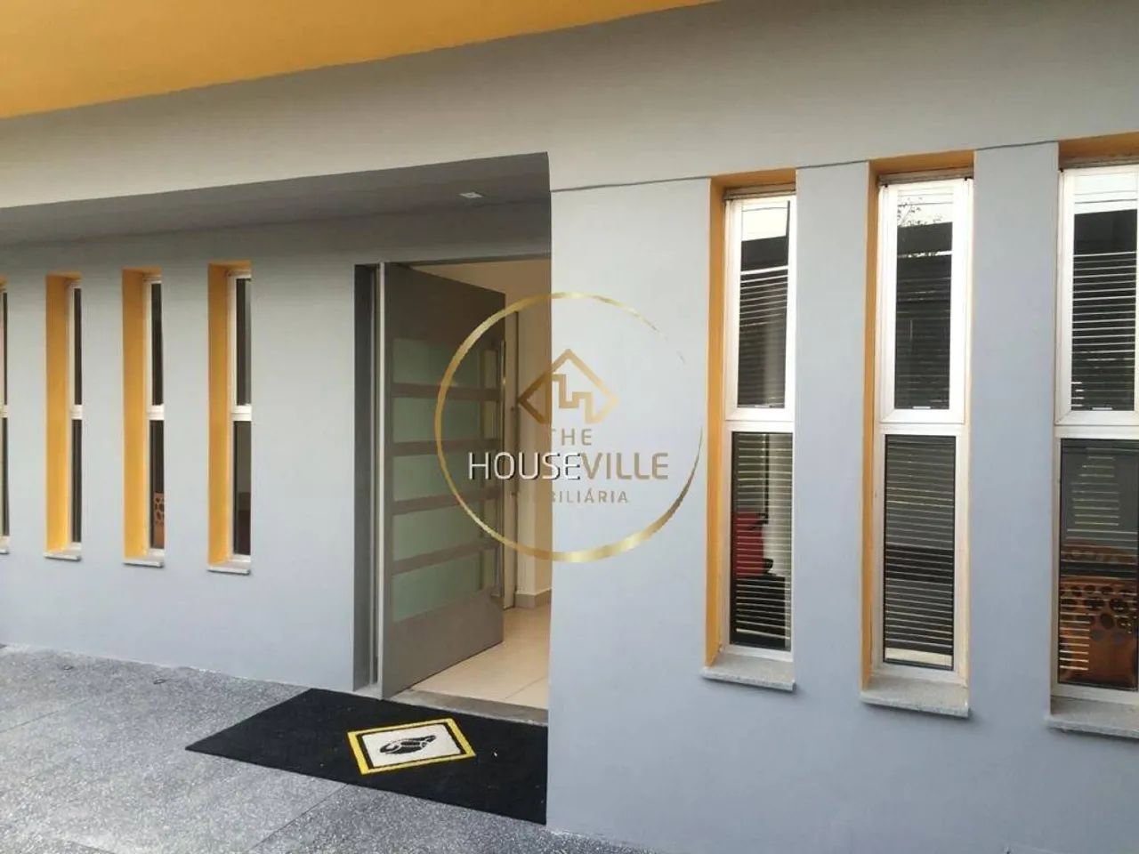 Ponto Comercial com 3 Andares, Frente para a Dutra, Próximo ao Centervale, SJC.