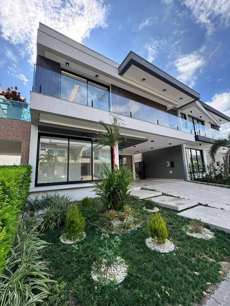 Residencial Renaissance, Bola das letras, Casa com + de 400 m2 / 5 suítes/ integração / pé