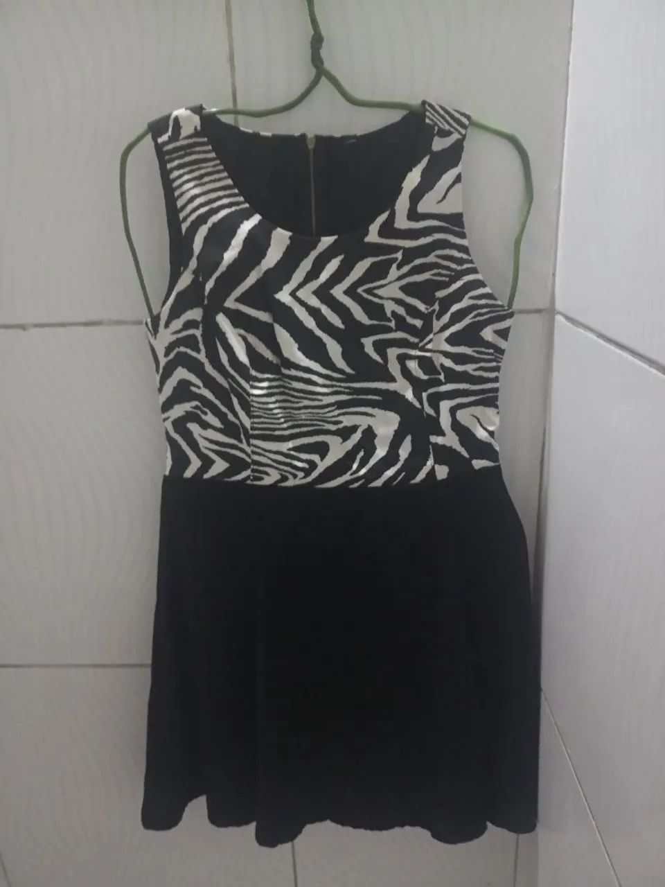 Vestido Preto com Zebra Feminino M - Foto 2