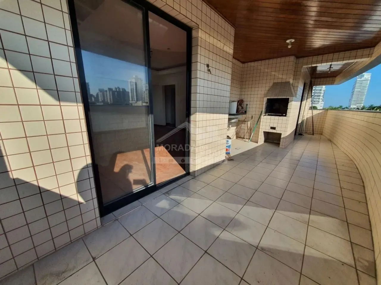 Apartamento no FORTE, 2 suítes, terraço gourmet, piscina, confira na imobiliária em Praia