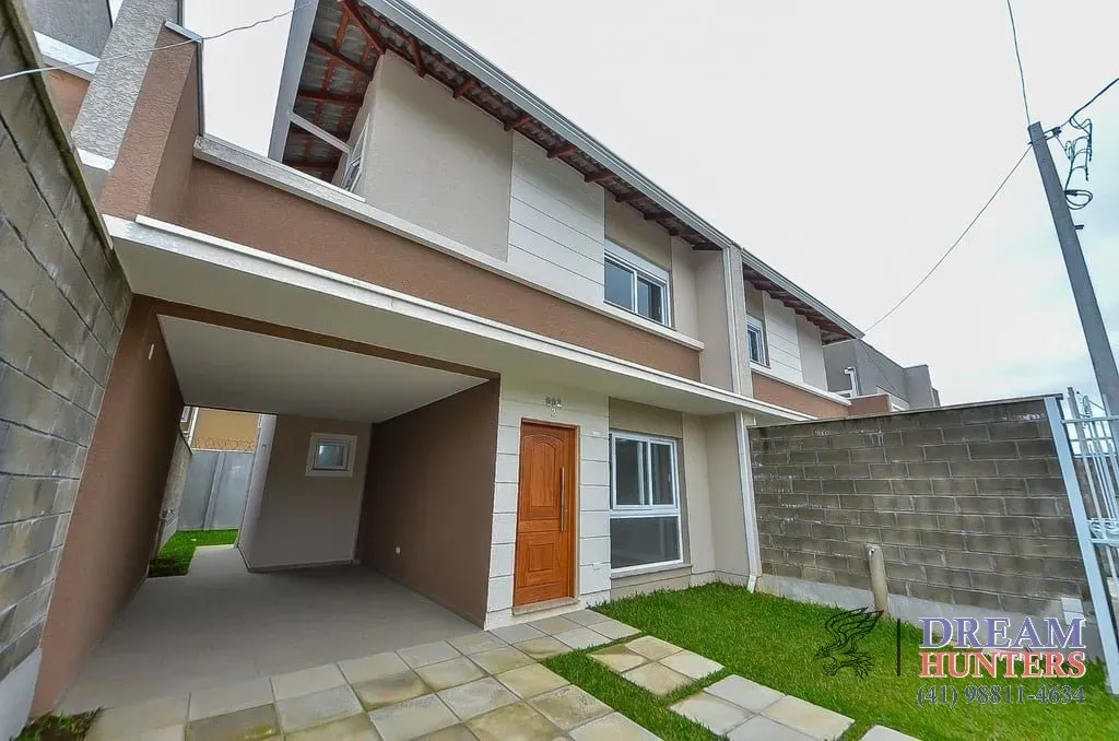 Casa de 184.62m² no bairro Xaxim, com 4 quartos (2 suítes), 4 banheiros e 2 vagas de garag