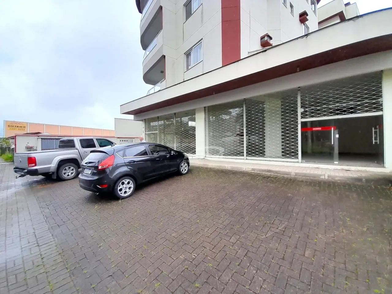 EXCELENTE SALA COMERCIAL DISPONÍVEL PARA LOCAÇÃO NO BAIRRO SANTA TEREZINHA - GASPAR/SC