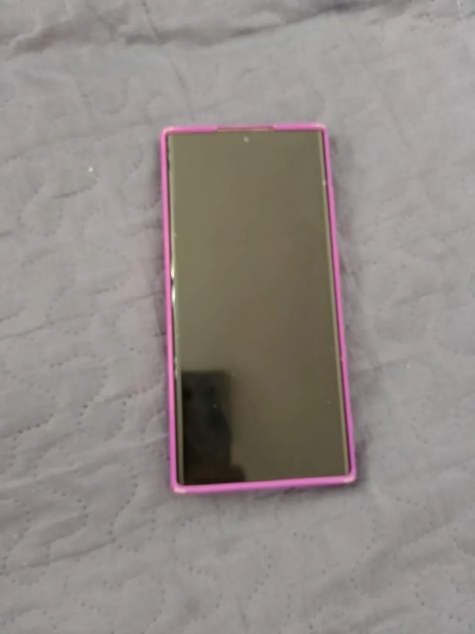 Vende-se celular Samsung S22 ultra, usado mais em excelente estado. 256gb de memória.