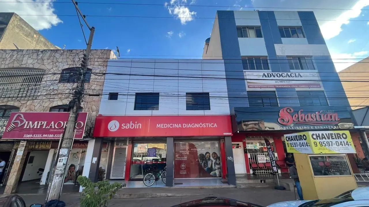 Vendo Prédio comercial com loja de 300m2 ac,ALUGADA na Avenida principal do Paranoá-DF - Foto 2