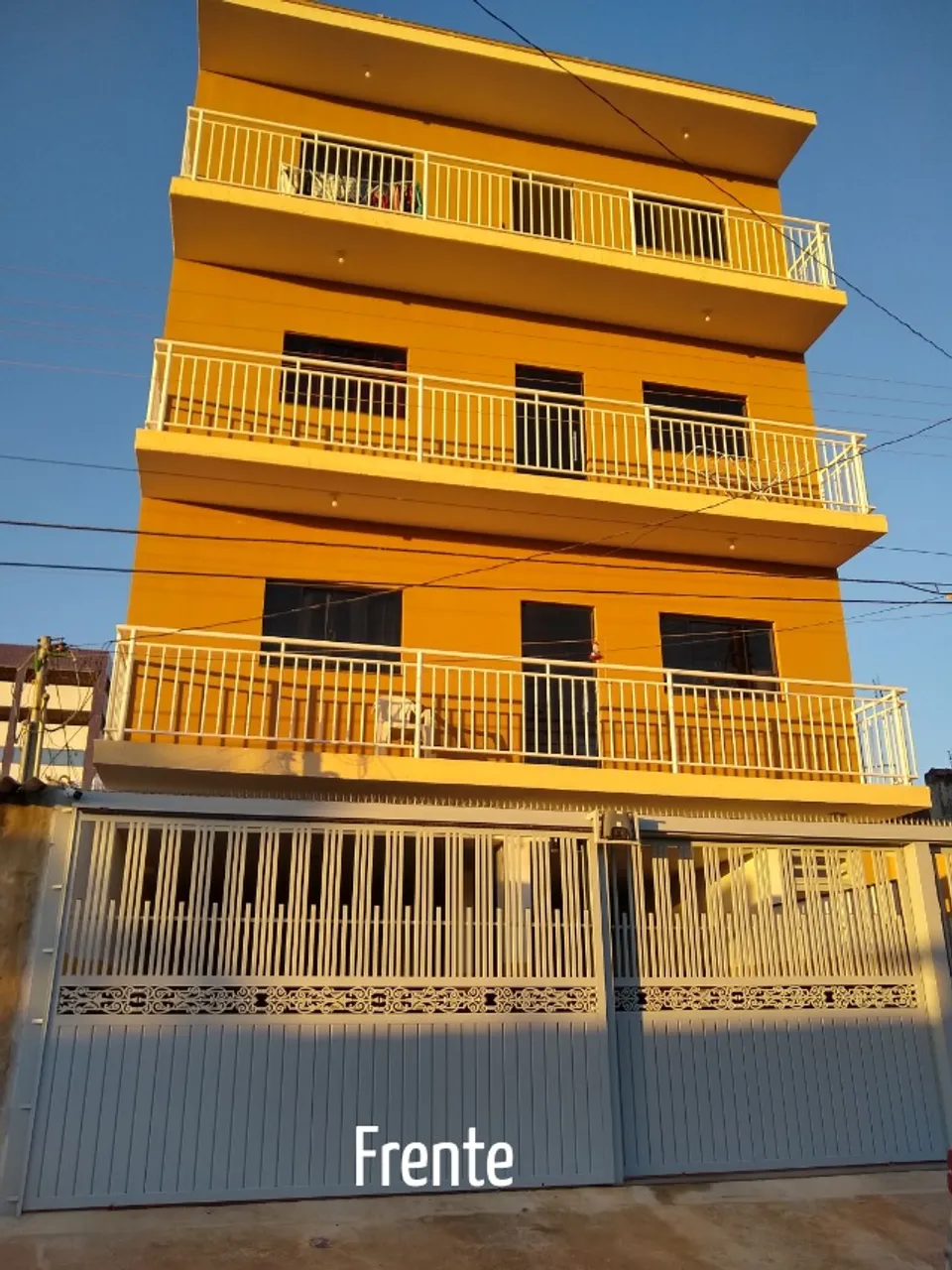 aluga-se apartamento 2 quartos - ótima localização