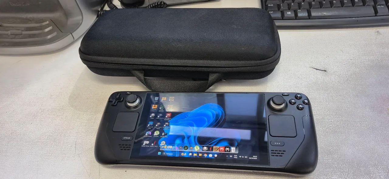 Steam Deck LCD 256 Gb - Consoles de Vídeo Game - Santo Antônio