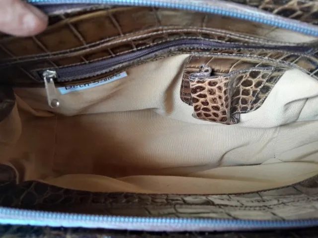 Bolsa, em couro natural padrão croco, do ateliê Beth Salles. - Foto 6