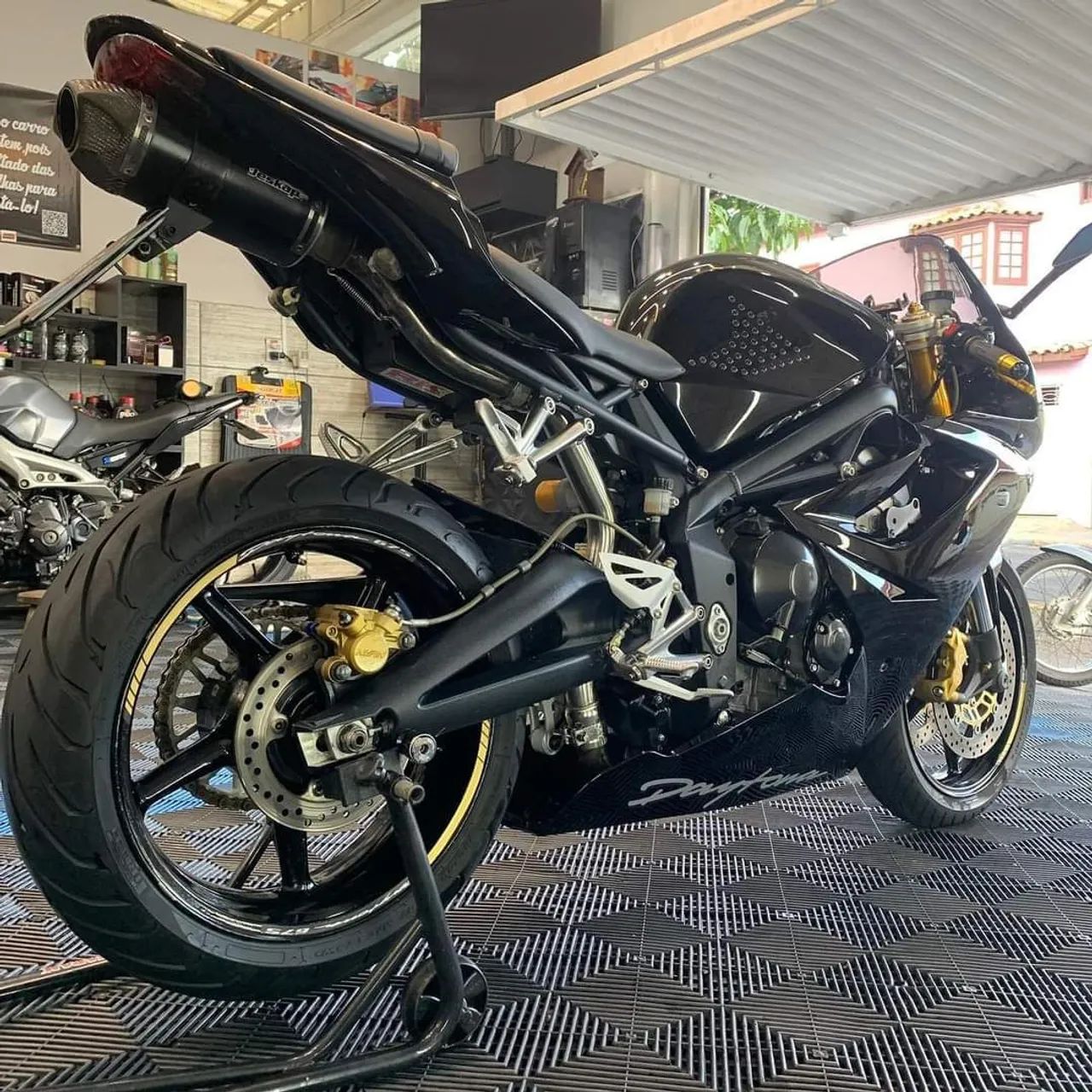 Daytona 675I 2008