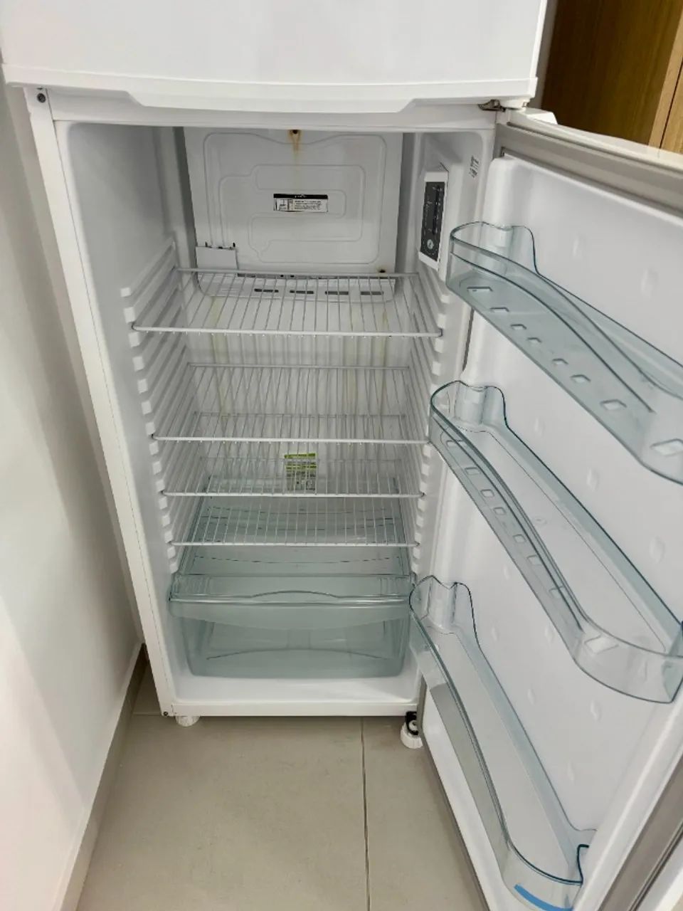 Geladeira Consul branca pequena - muito conservada - Foto 4