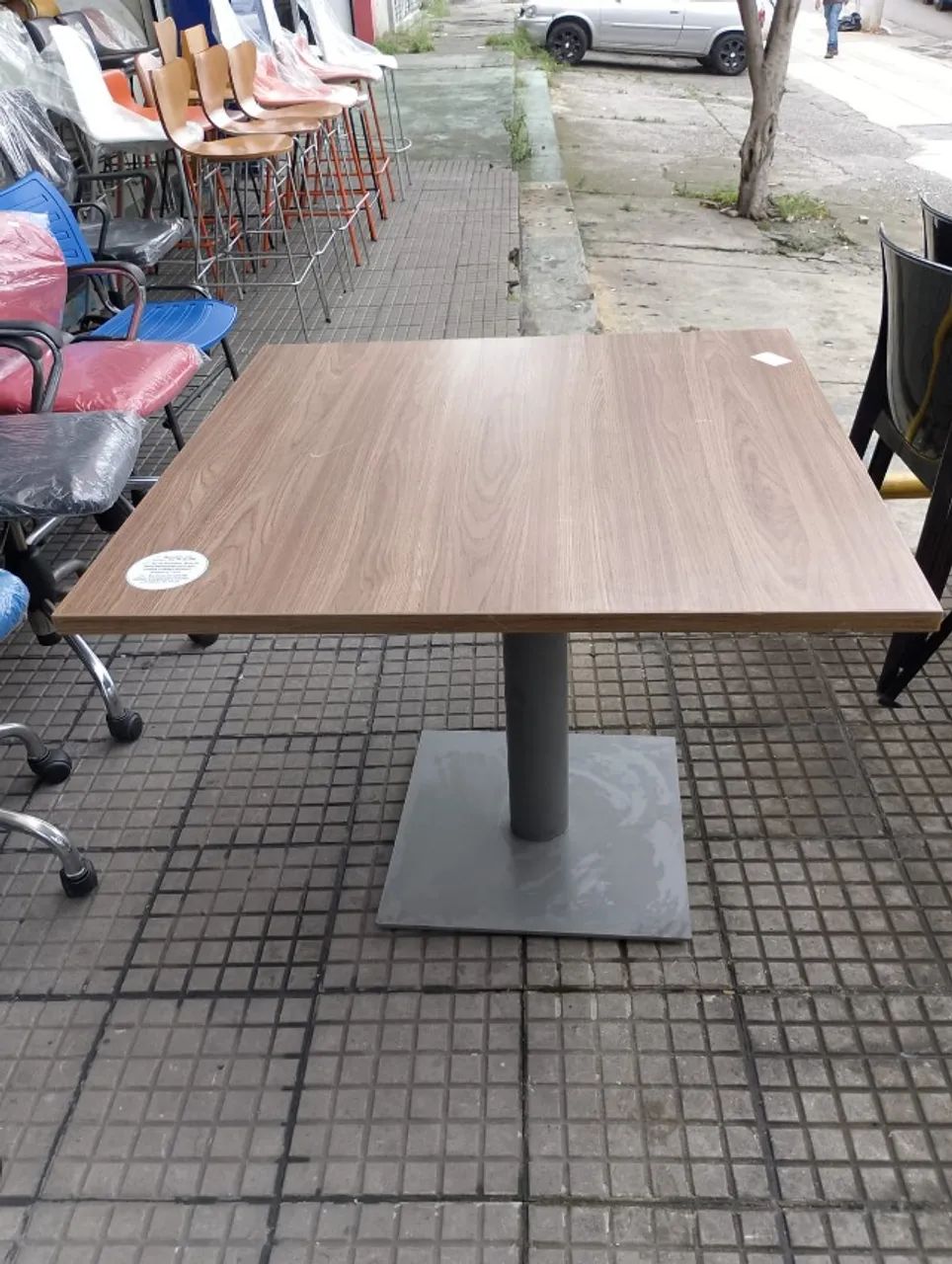 Mesa em Formato Quadrado - Foto 2