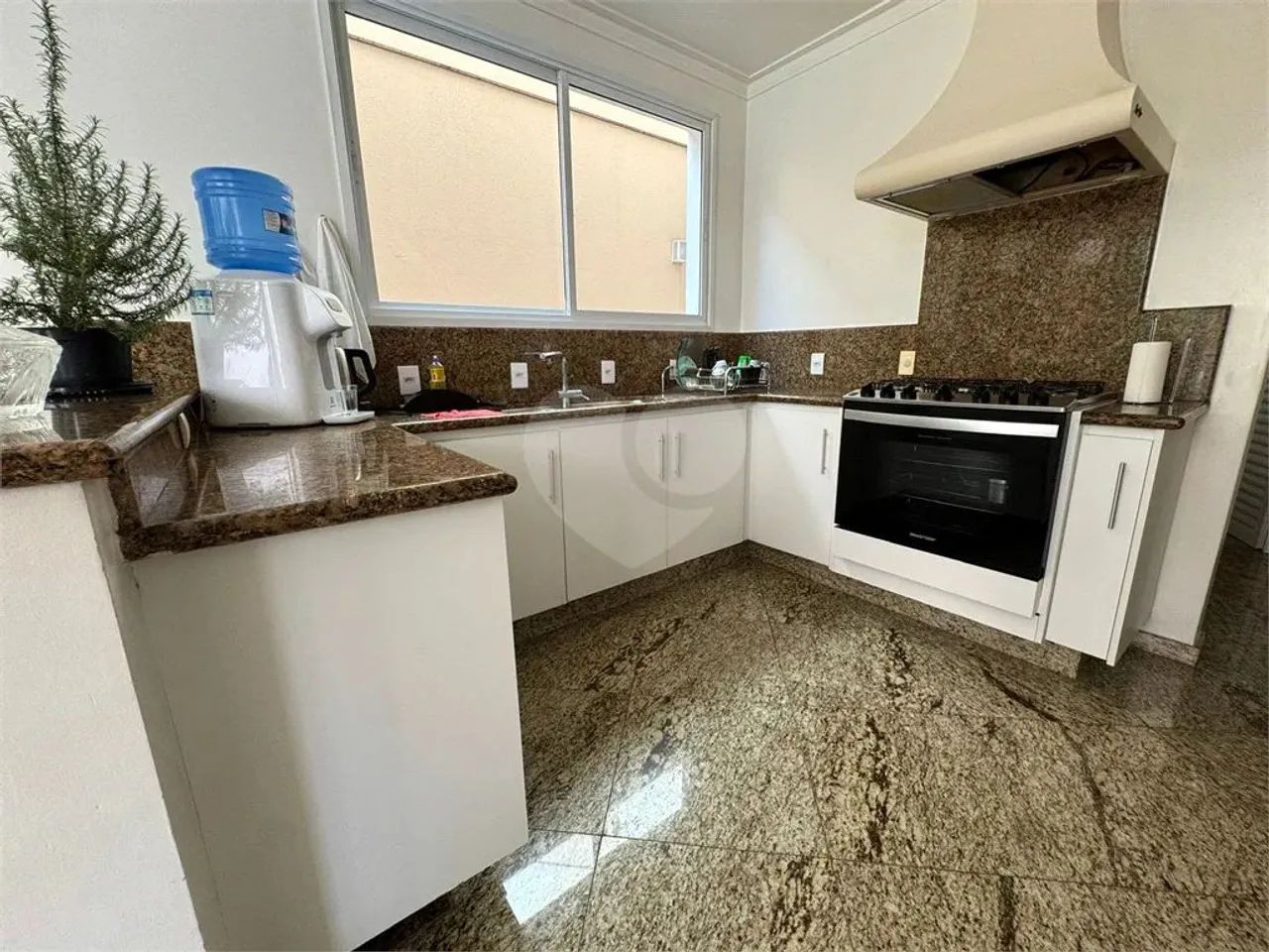 Casa à venda ou para alugar com 4 quartos, sendo 3 suítes, no condomínio Village Vert, Sor - Foto 5