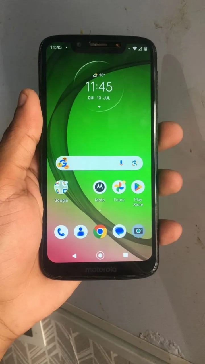 Moto G7 Play - Octa-core 1.8GHz + 2GB RAM + 32GB de Armazenamento