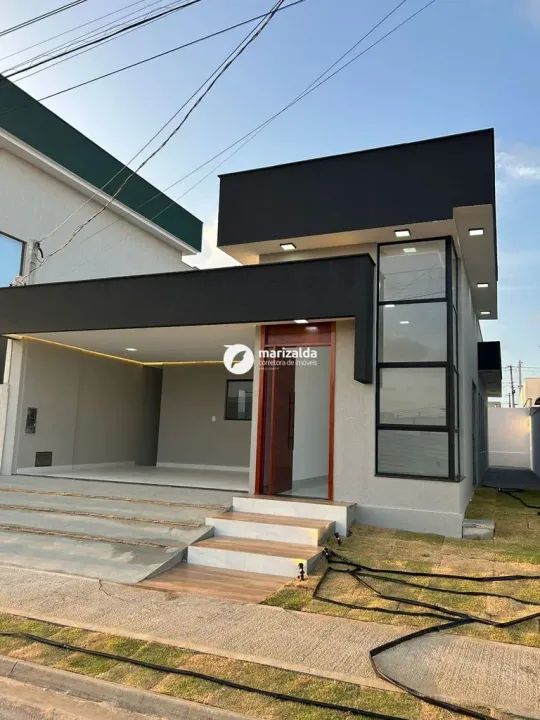Casa à venda em Cajupiranga, Parnamirim.