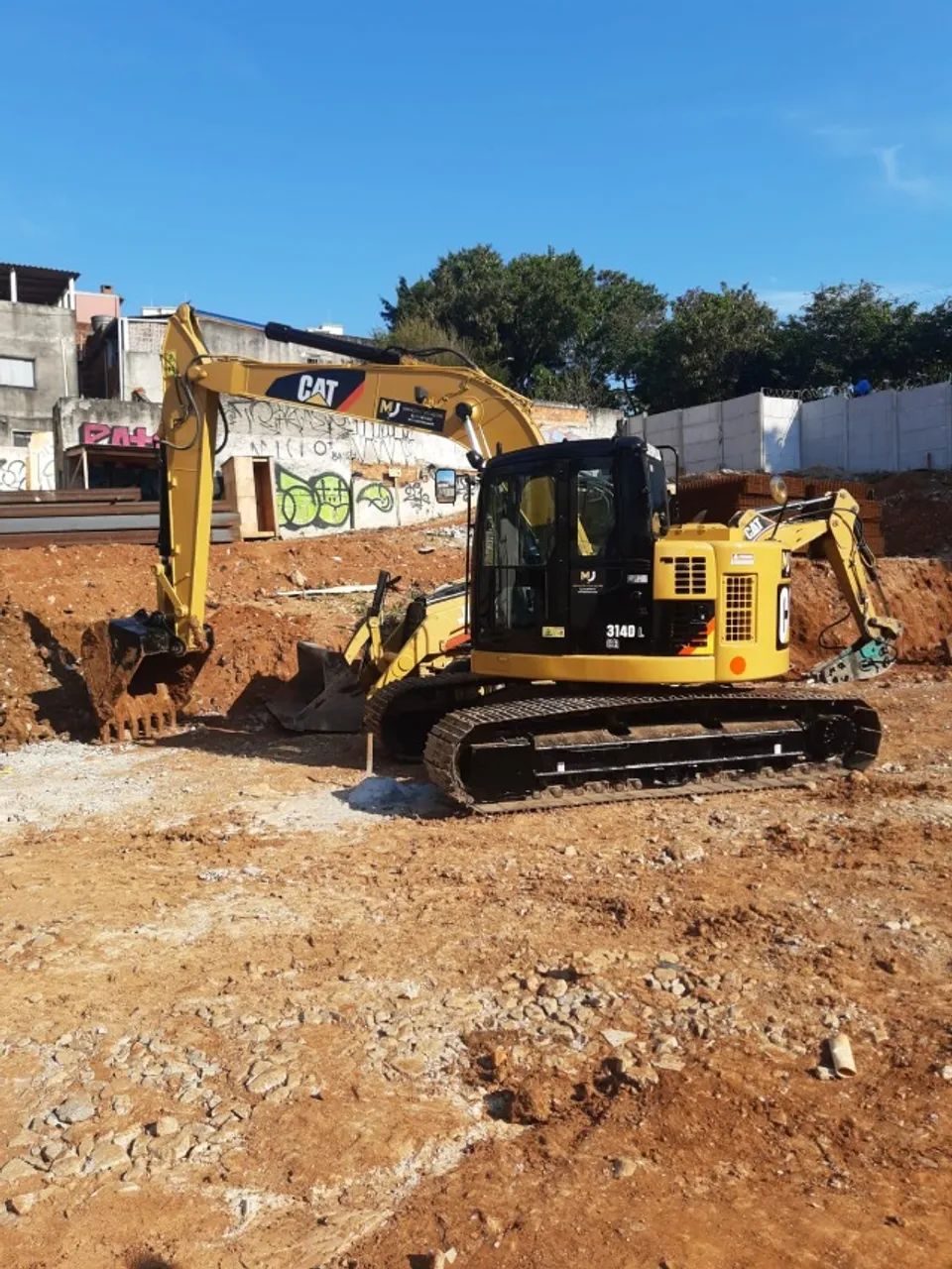 ESCAVADEIRA  CAT. 314 D (2010) COM CAÇAMBA -GIRO ZERO - Foto 2