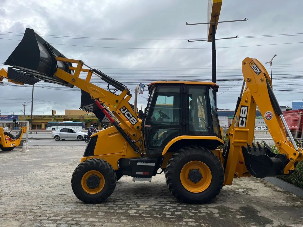 Alugo Retroescavadeira hora /diária/ mensal  - Foto 3